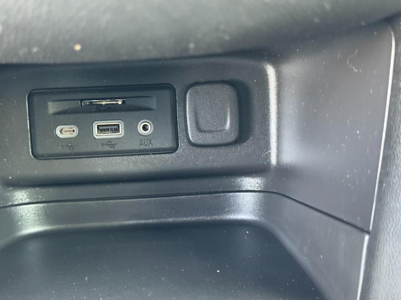 Chevrolet Equinox Vehicle Image 22