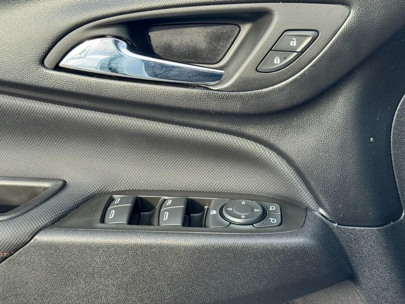 Chevrolet Equinox Vehicle Image 23