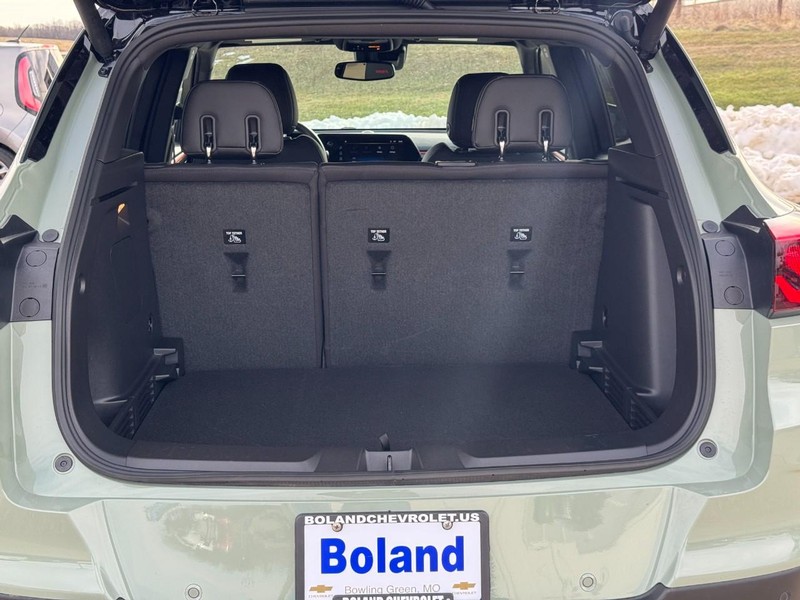 Chevrolet TrailBlazer Vehicle Image 04