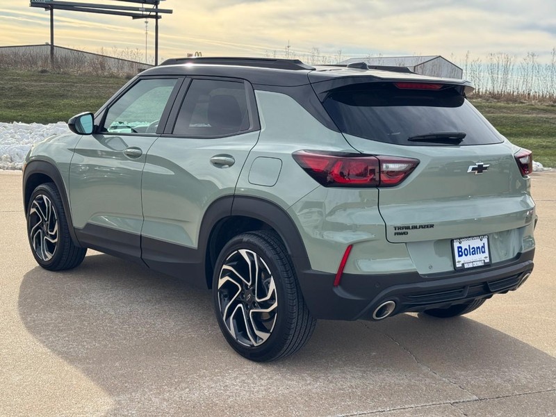 Chevrolet TrailBlazer Vehicle Image 06