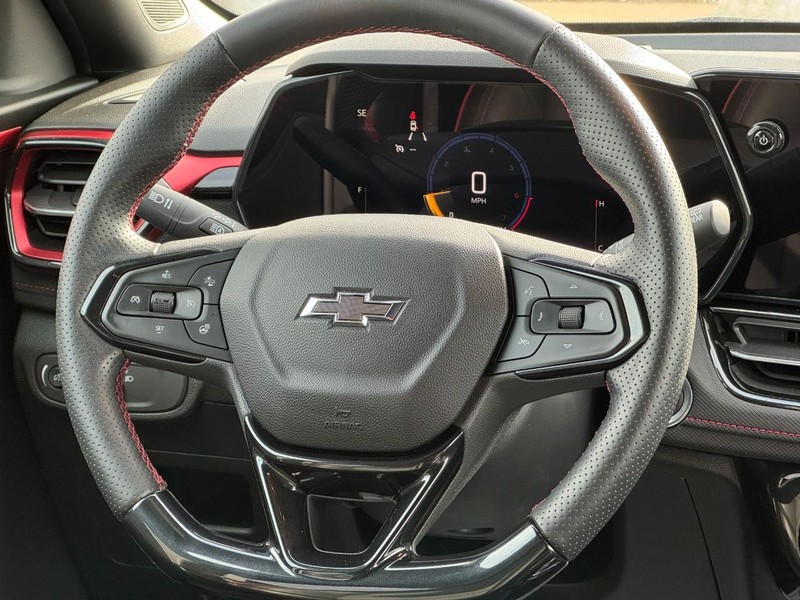 Chevrolet TrailBlazer Vehicle Image 12