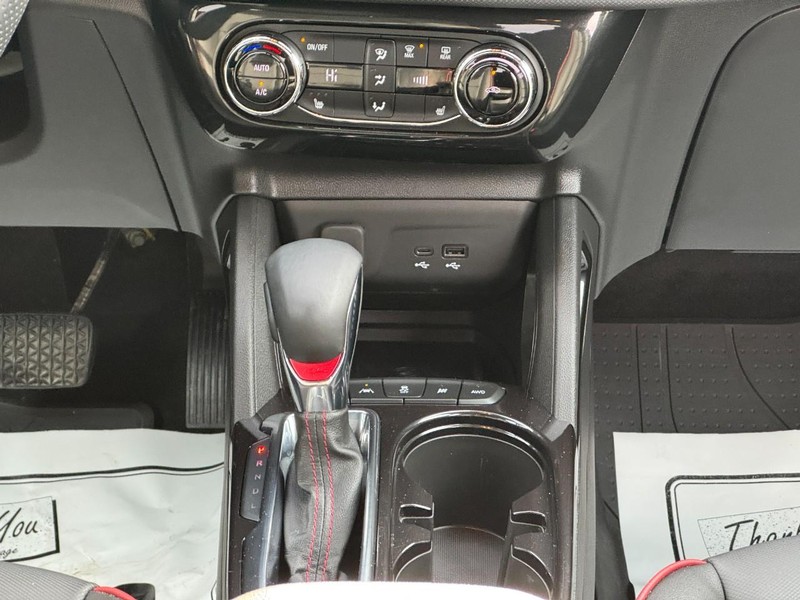 Chevrolet TrailBlazer Vehicle Image 14