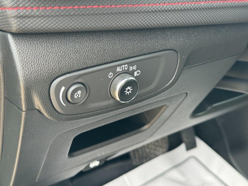 Chevrolet TrailBlazer Vehicle Image 16