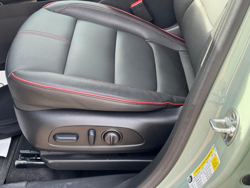 Chevrolet TrailBlazer Vehicle Image 24