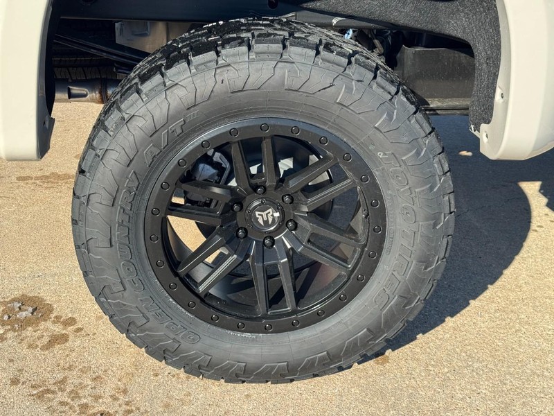 Chevrolet Silverado 1500 Vehicle Image 05