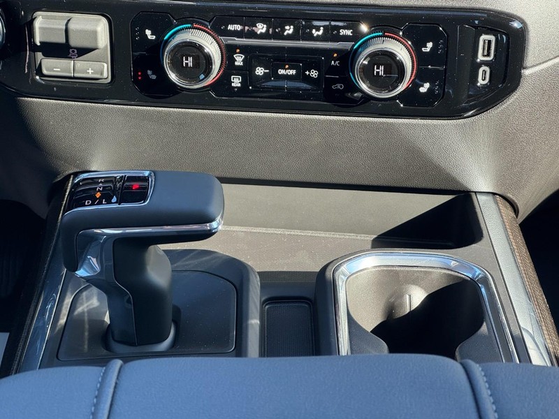 Chevrolet Silverado 1500 Vehicle Image 10