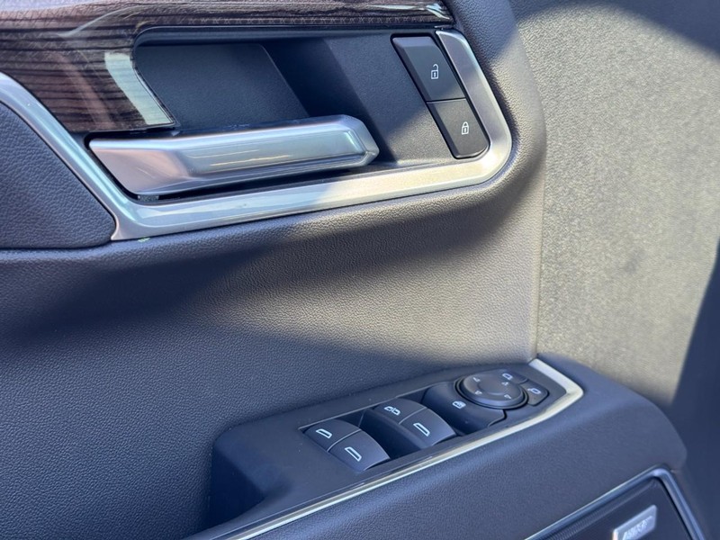 Chevrolet Silverado 1500 Vehicle Image 14