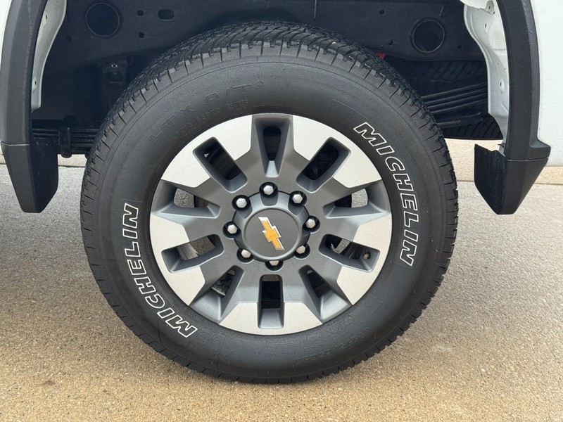 Chevrolet Silverado 2500HD Vehicle Image 07