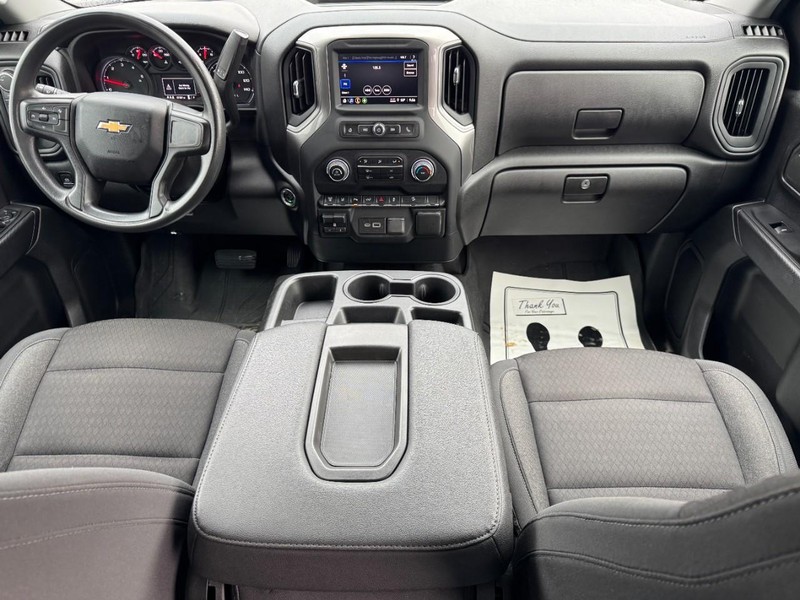 Chevrolet Silverado 2500HD Vehicle Image 11