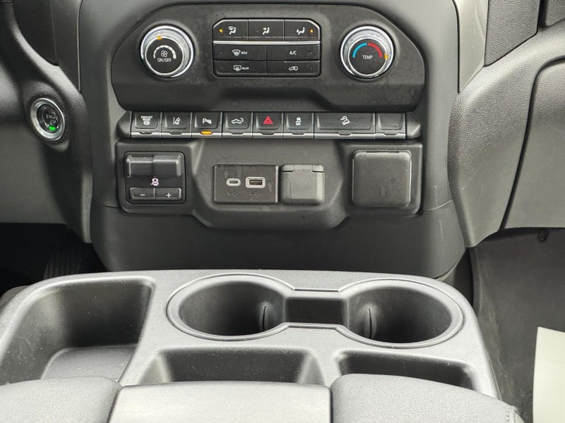 Chevrolet Silverado 2500HD Vehicle Image 14