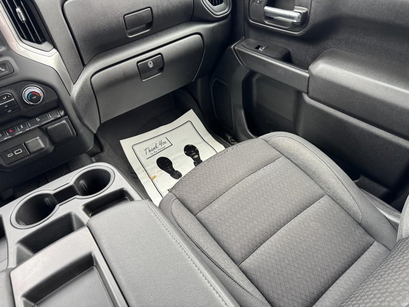 Chevrolet Silverado 2500HD Vehicle Image 15