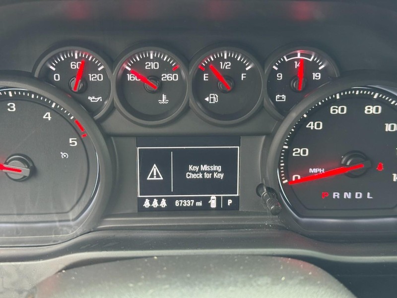 Chevrolet Silverado 2500HD Vehicle Image 19