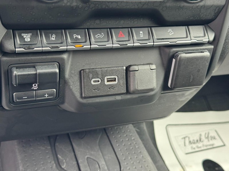 Chevrolet Silverado 2500HD Vehicle Image 20