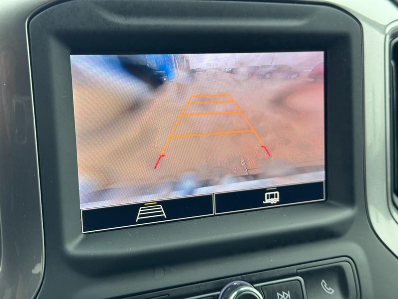 Chevrolet Silverado 2500HD Vehicle Image 21