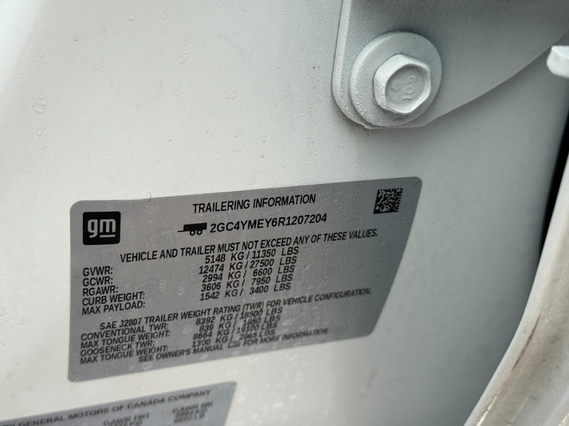 Chevrolet Silverado 2500HD Vehicle Image 24