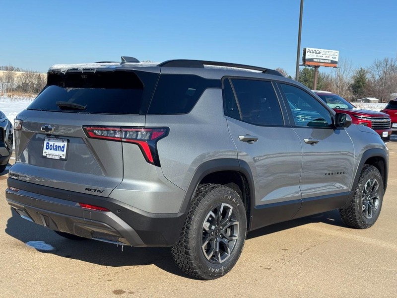 Chevrolet Equinox Vehicle Image 03