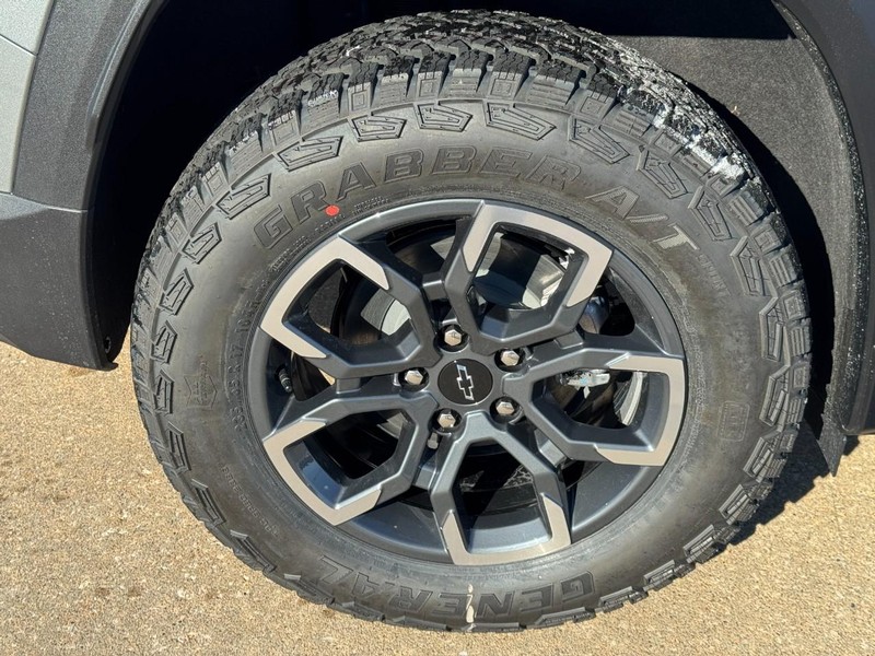 Chevrolet Equinox Vehicle Image 04