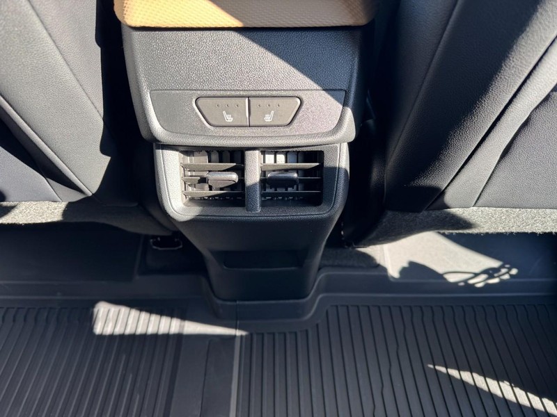 Chevrolet Equinox Vehicle Image 10