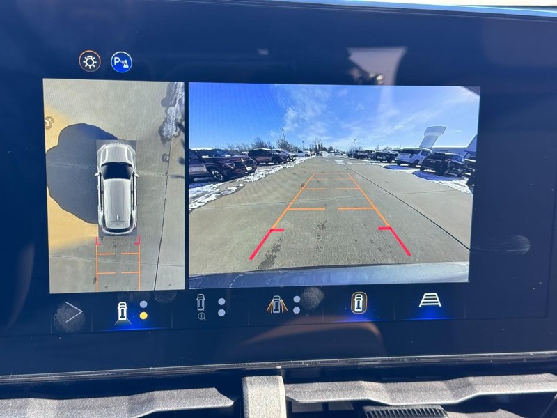 Chevrolet Equinox Vehicle Image 16