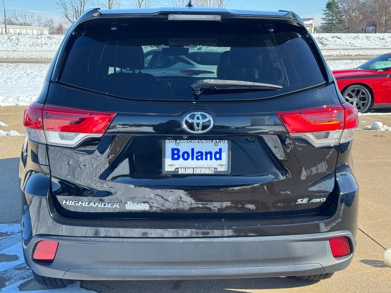 Toyota Highlander Vehicle Image 05