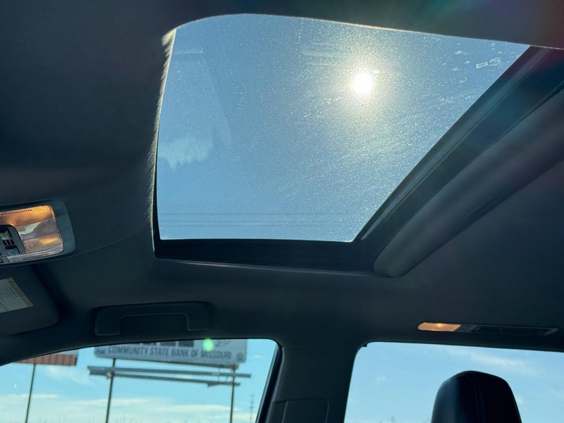 Toyota Highlander Vehicle Image 25