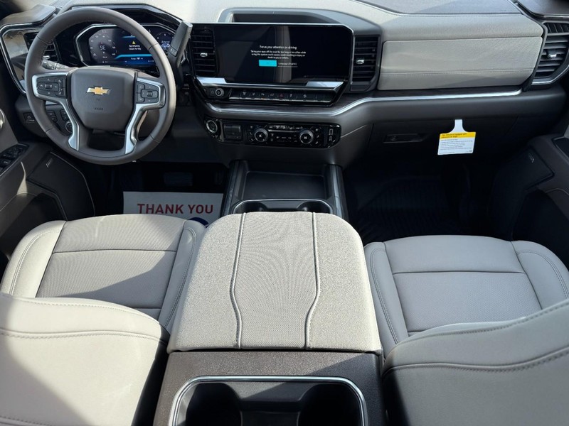 Chevrolet Silverado 2500HD Vehicle Image 06