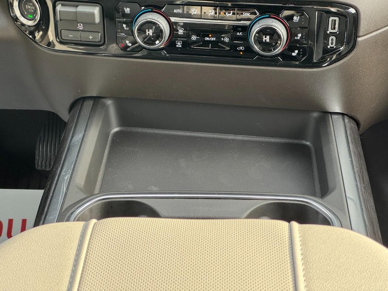 Chevrolet Silverado 2500HD Vehicle Image 09