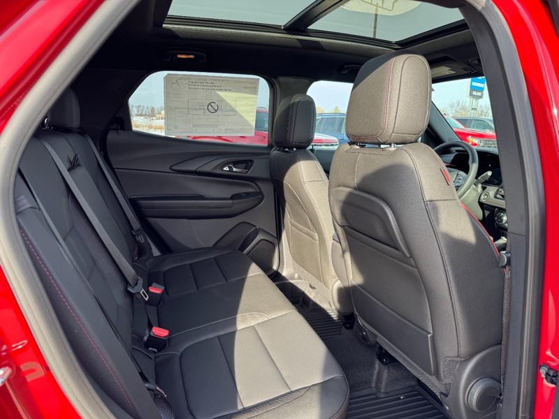 Chevrolet TrailBlazer Vehicle Image 06