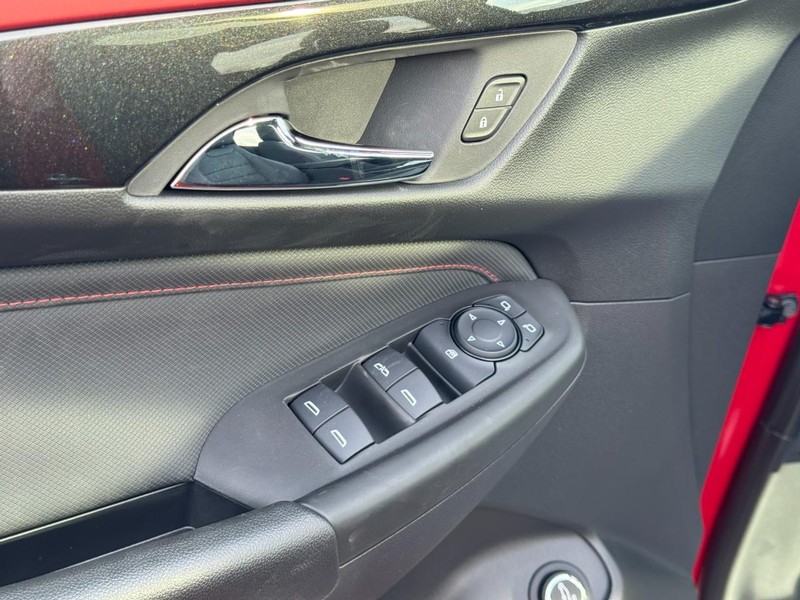 Chevrolet TrailBlazer Vehicle Image 11