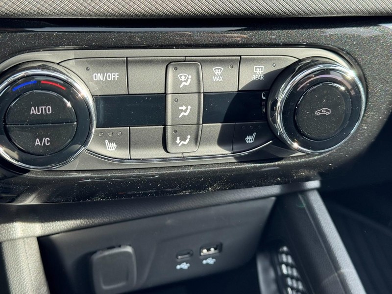 Chevrolet TrailBlazer Vehicle Image 15