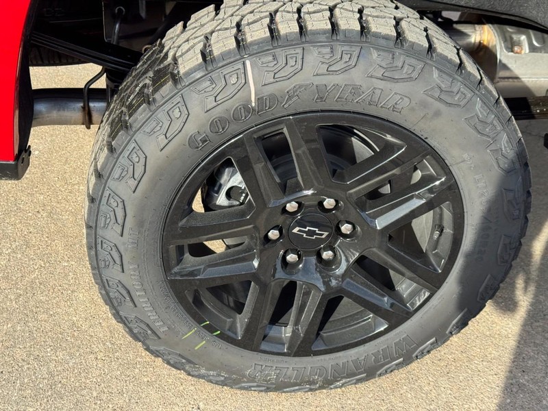 Chevrolet Silverado 1500 Vehicle Image 05