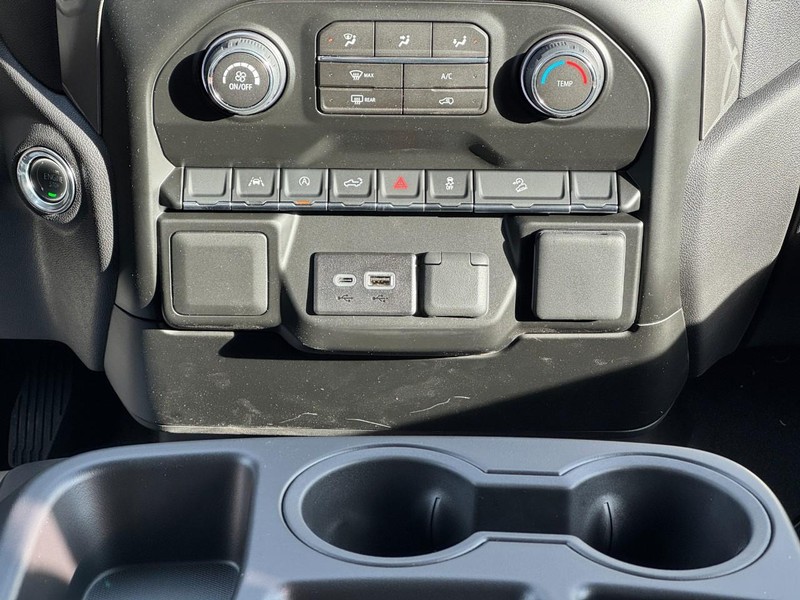 Chevrolet Silverado 1500 Vehicle Image 10