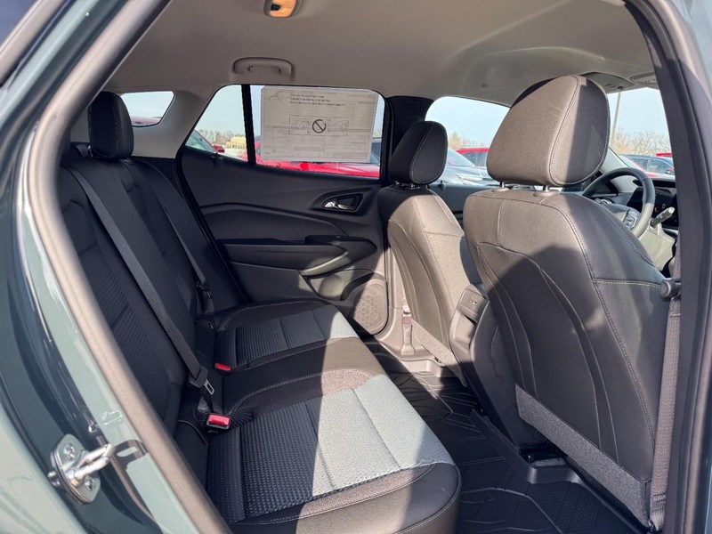 Chevrolet Trax Vehicle Image 05