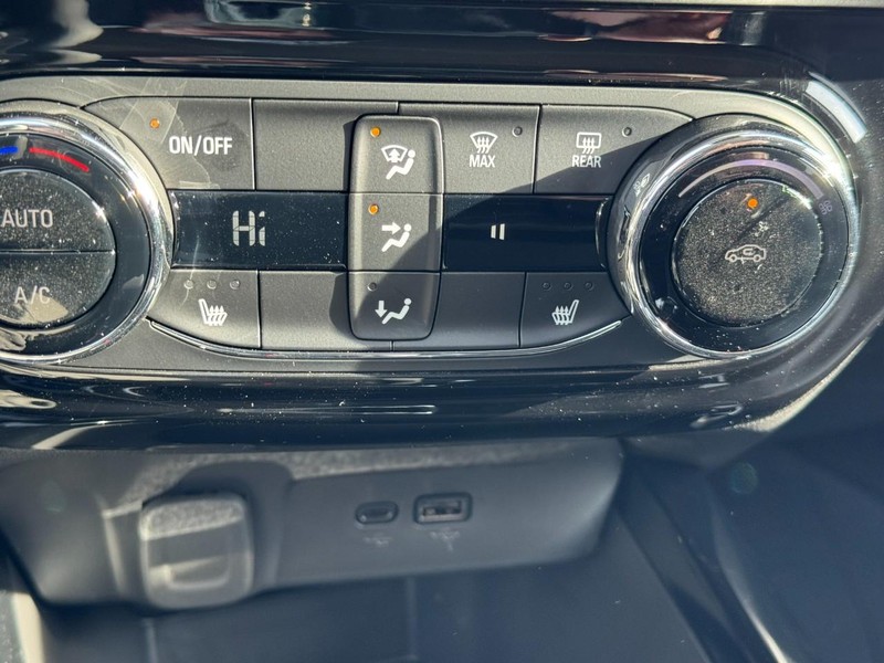 Chevrolet Trax Vehicle Image 14