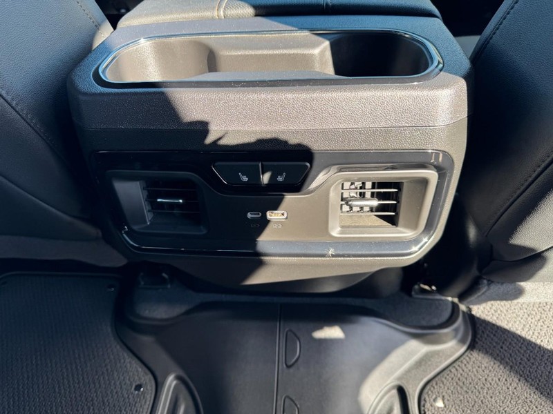 GMC Sierra 1500 Vehicle Image 17