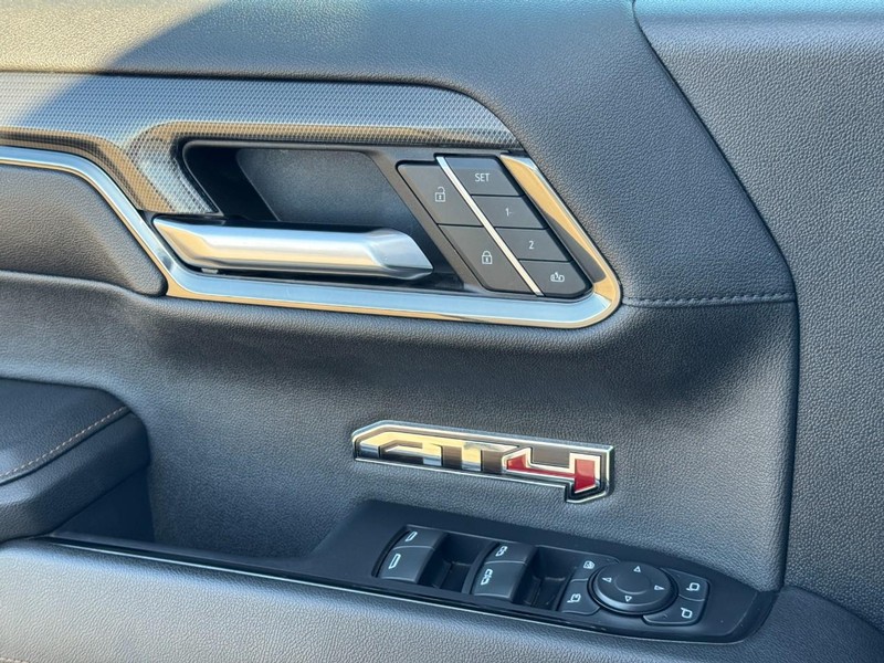 GMC Sierra 1500 Vehicle Image 25