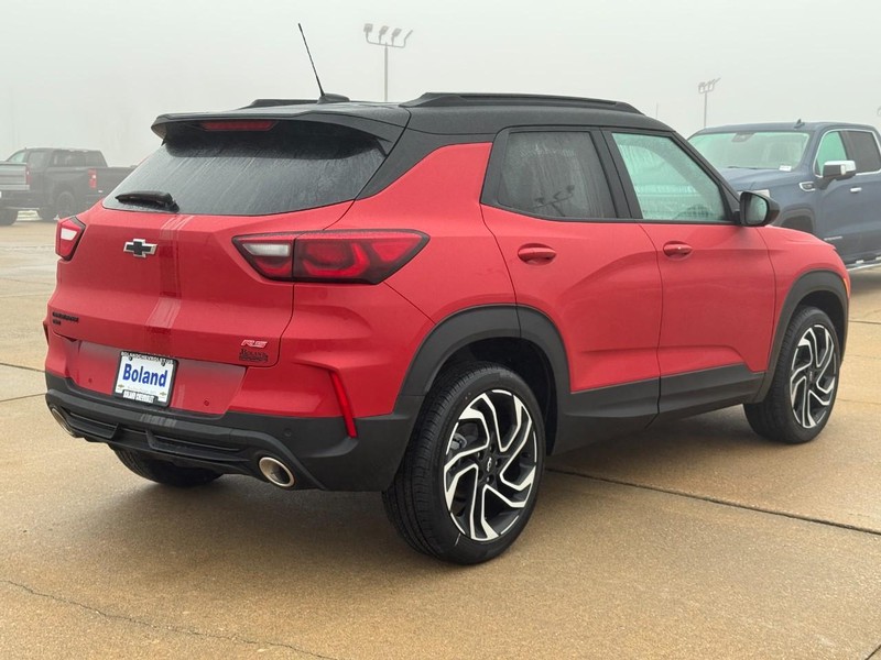 Chevrolet TrailBlazer Vehicle Image 03