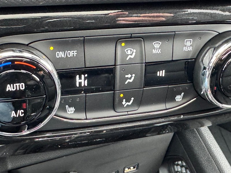 Chevrolet TrailBlazer Vehicle Image 16