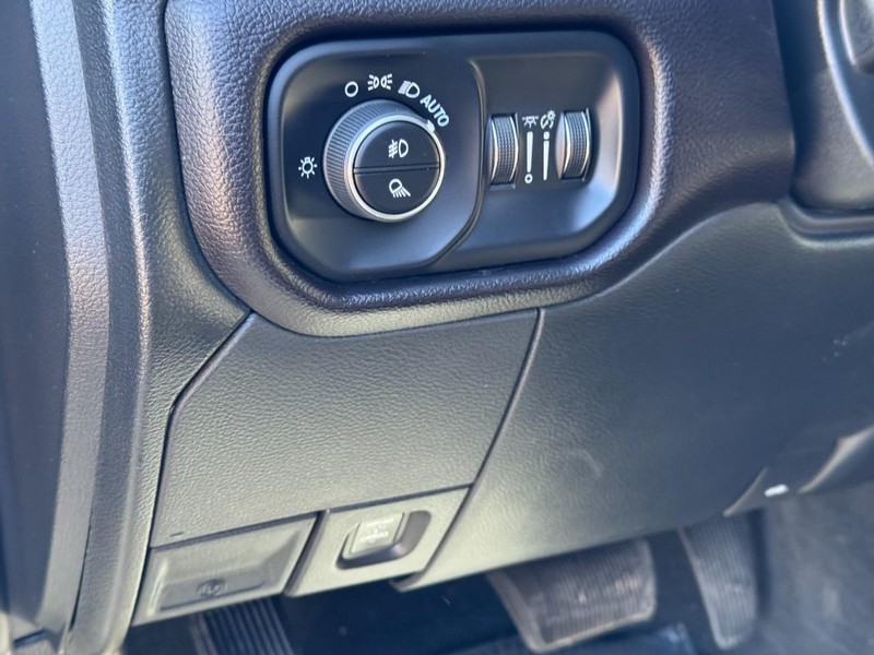 Ram 2500 Vehicle Image 17