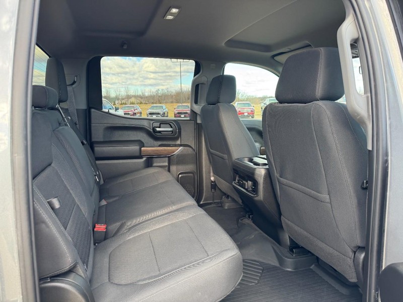 Chevrolet Silverado 1500 Vehicle Full-screen Gallery Image 10