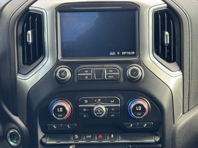 Chevrolet Silverado 1500 Vehicle Full-screen Gallery Image 13