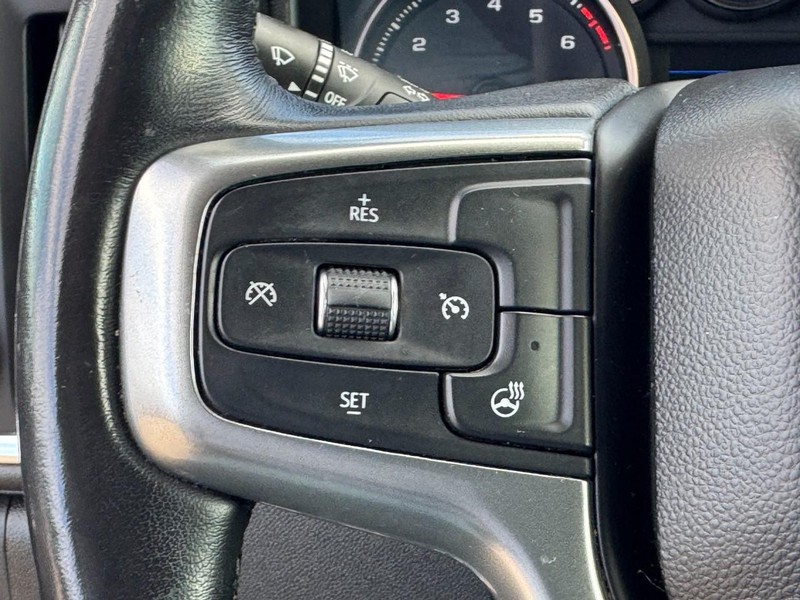 Chevrolet Silverado 1500 Vehicle Full-screen Gallery Image 18