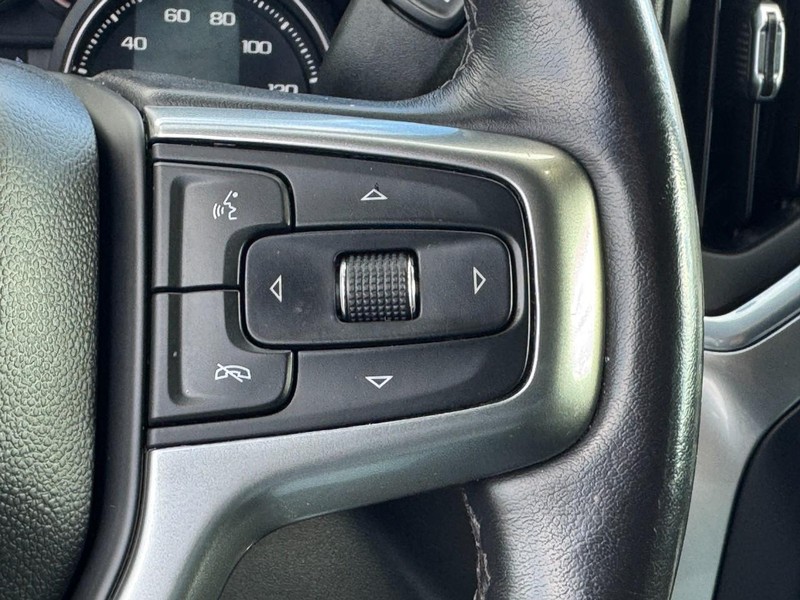 Chevrolet Silverado 1500 Vehicle Full-screen Gallery Image 19