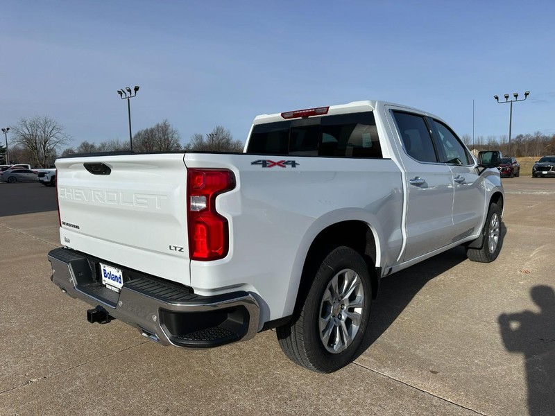 Chevrolet Silverado 1500 Vehicle Image 03