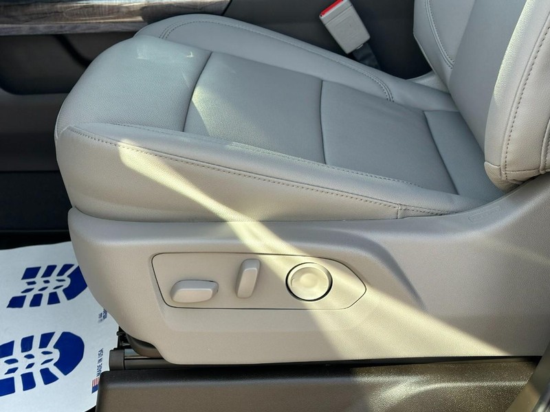 Chevrolet Silverado 1500 Vehicle Image 13