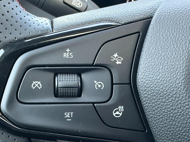 Chevrolet TrailBlazer Vehicle Image 12