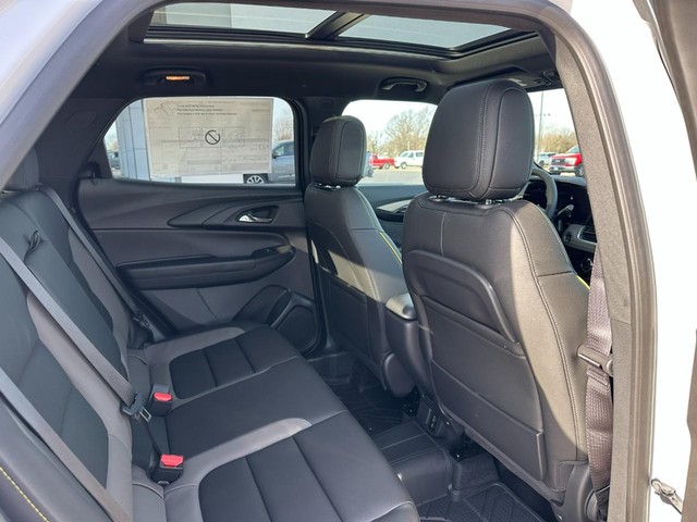 Chevrolet TrailBlazer Vehicle Image 04