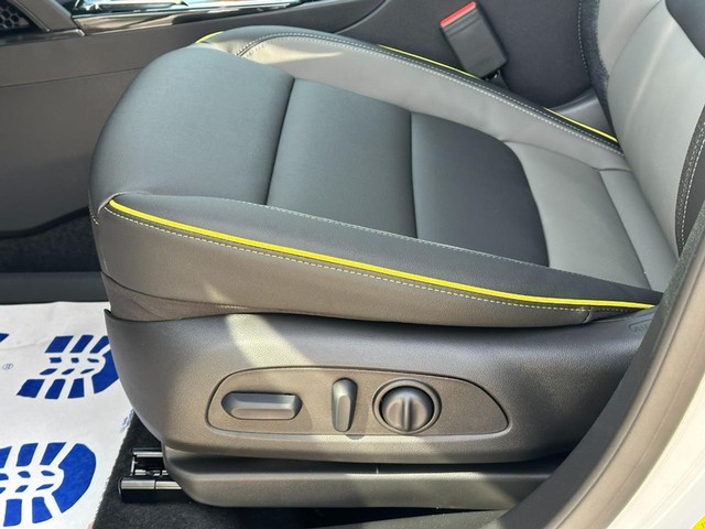 Chevrolet TrailBlazer Vehicle Image 11