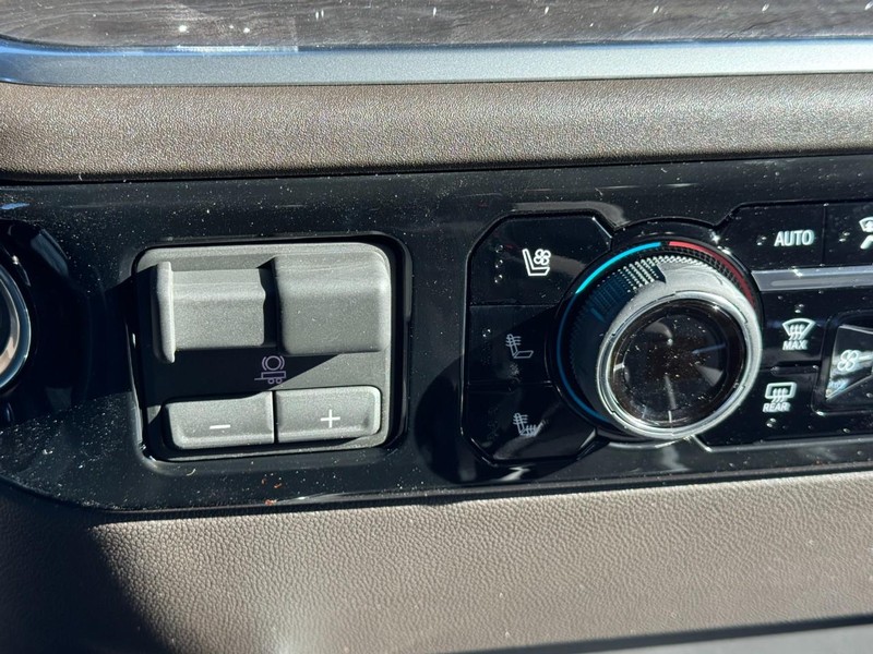 Chevrolet Silverado 1500 Vehicle Image 16