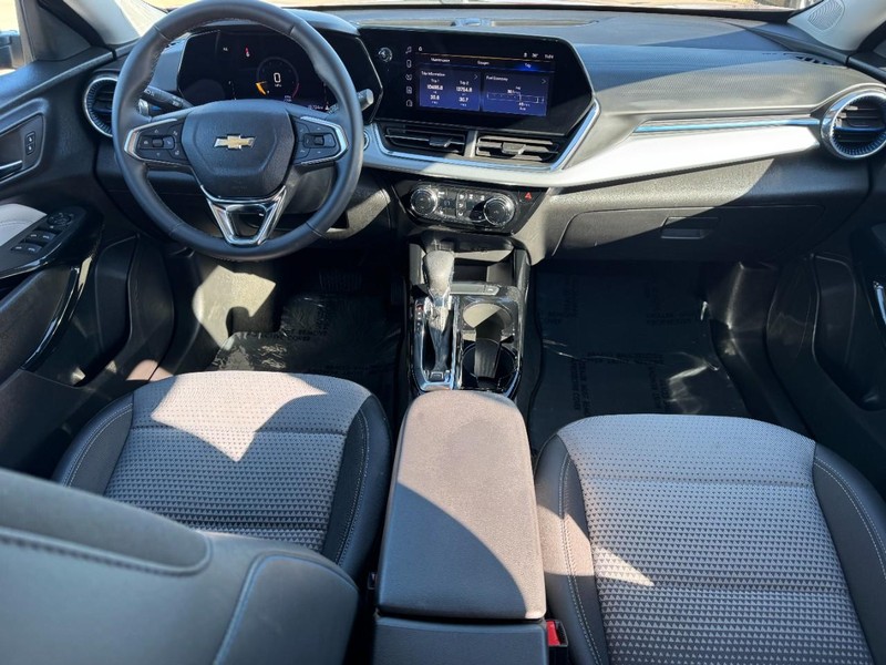 Chevrolet Trax Vehicle Image 11